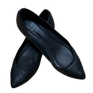 Frye Black Pointy Toe Classic Leather Ballet Flats Minimalist Comfy Versatile